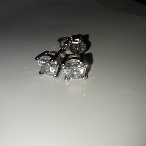 ** Clear White Topaz Sterling Silver Earrings .9ct - Picture 1 of 8